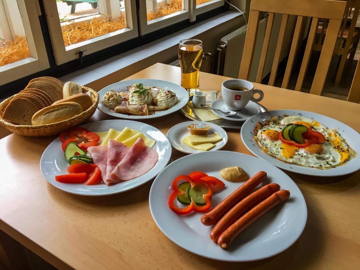 Hotel Dymnik ルンブルク エクステリア 写真