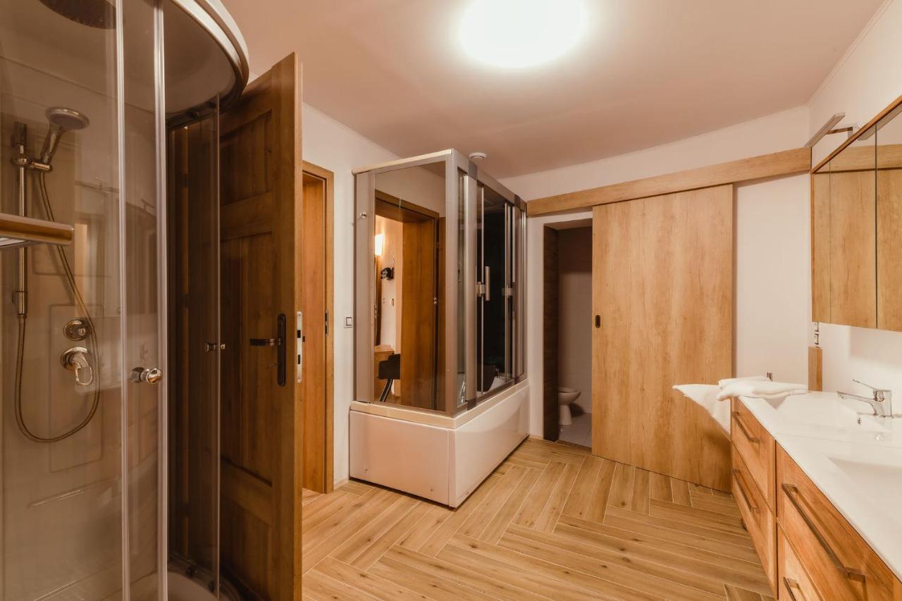 Hotel Dymnik ルンブルク エクステリア 写真