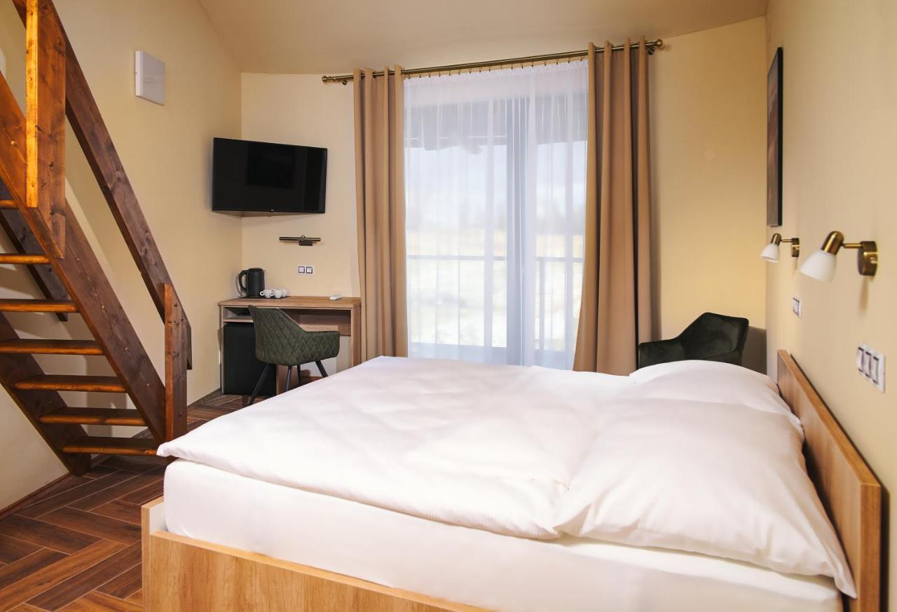 Hotel Dymnik ルンブルク エクステリア 写真