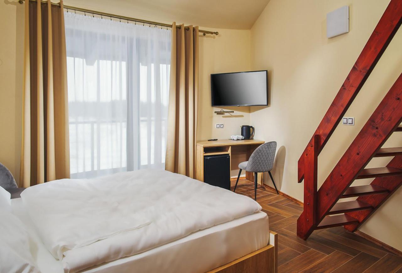 Hotel Dymnik ルンブルク エクステリア 写真