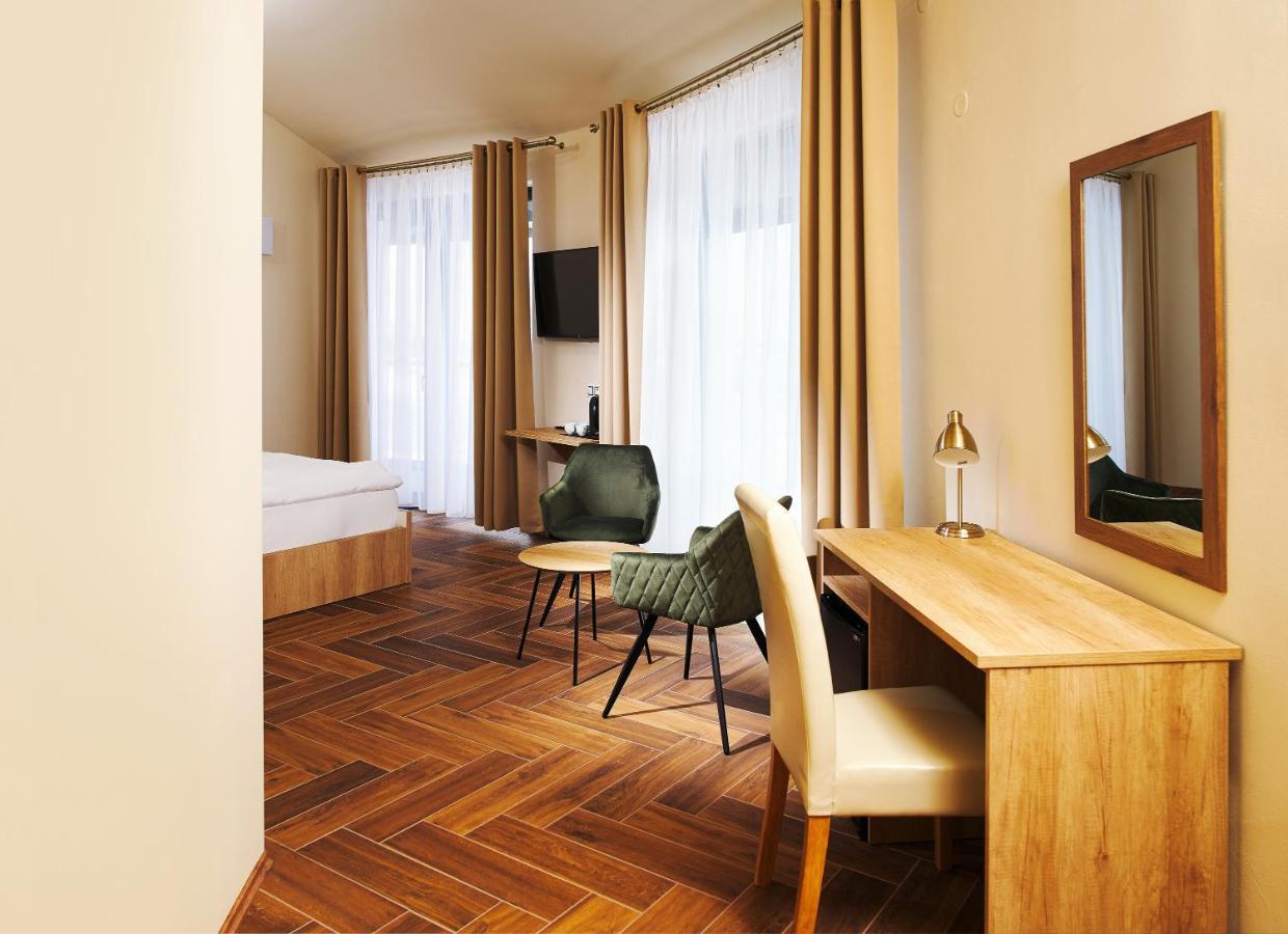 Hotel Dymnik ルンブルク エクステリア 写真
