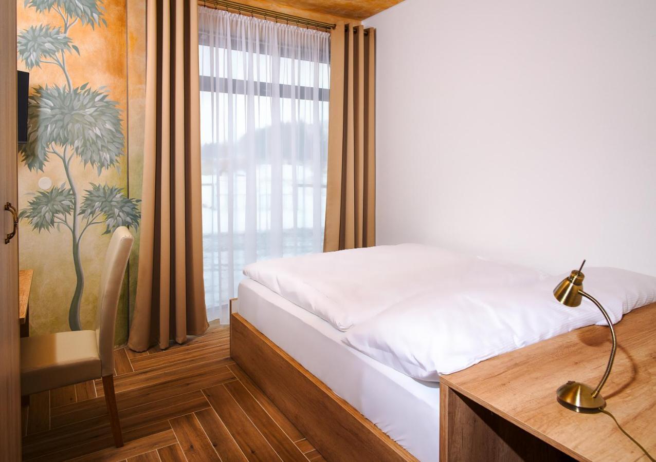 Hotel Dymnik ルンブルク エクステリア 写真