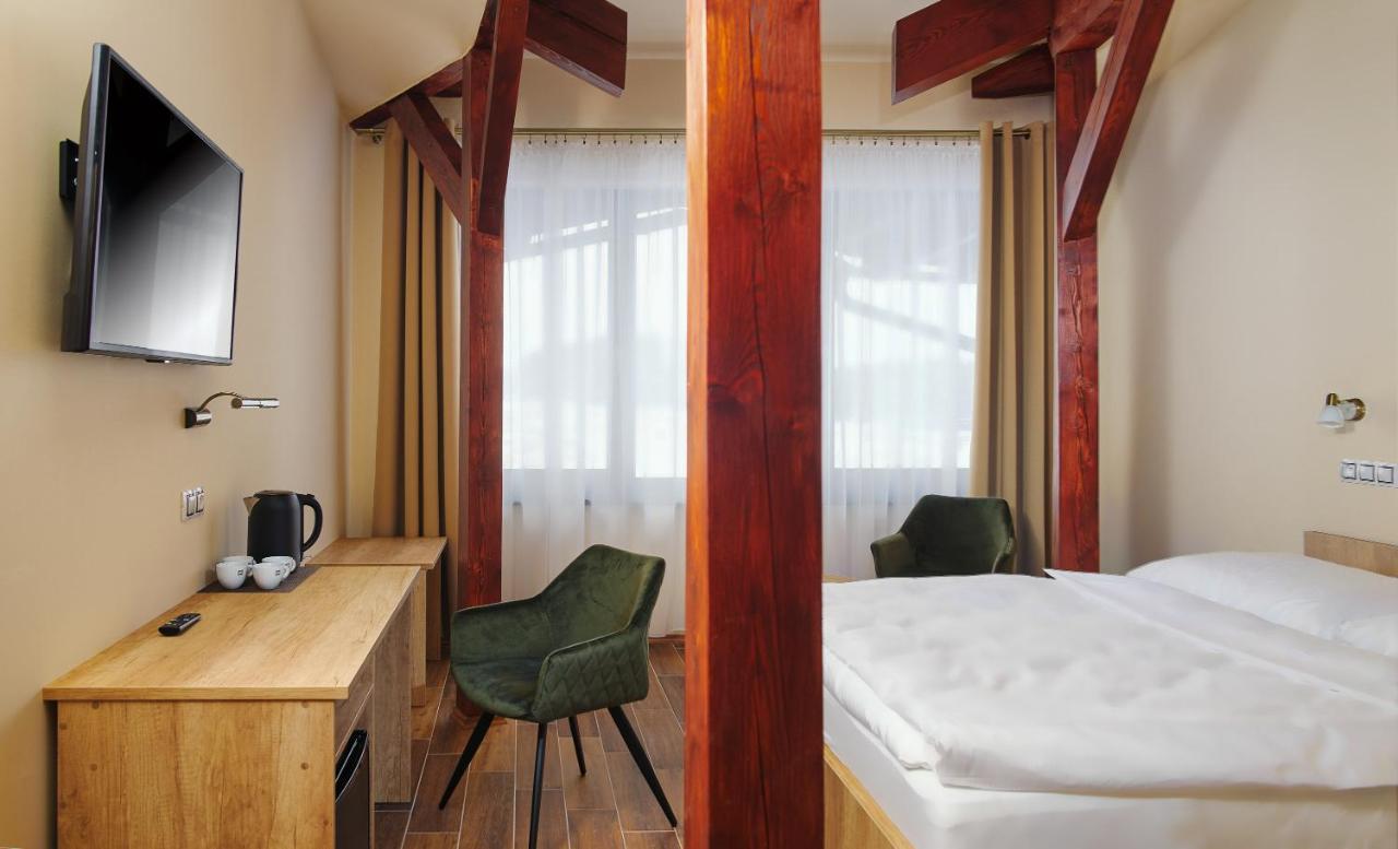 Hotel Dymnik ルンブルク エクステリア 写真